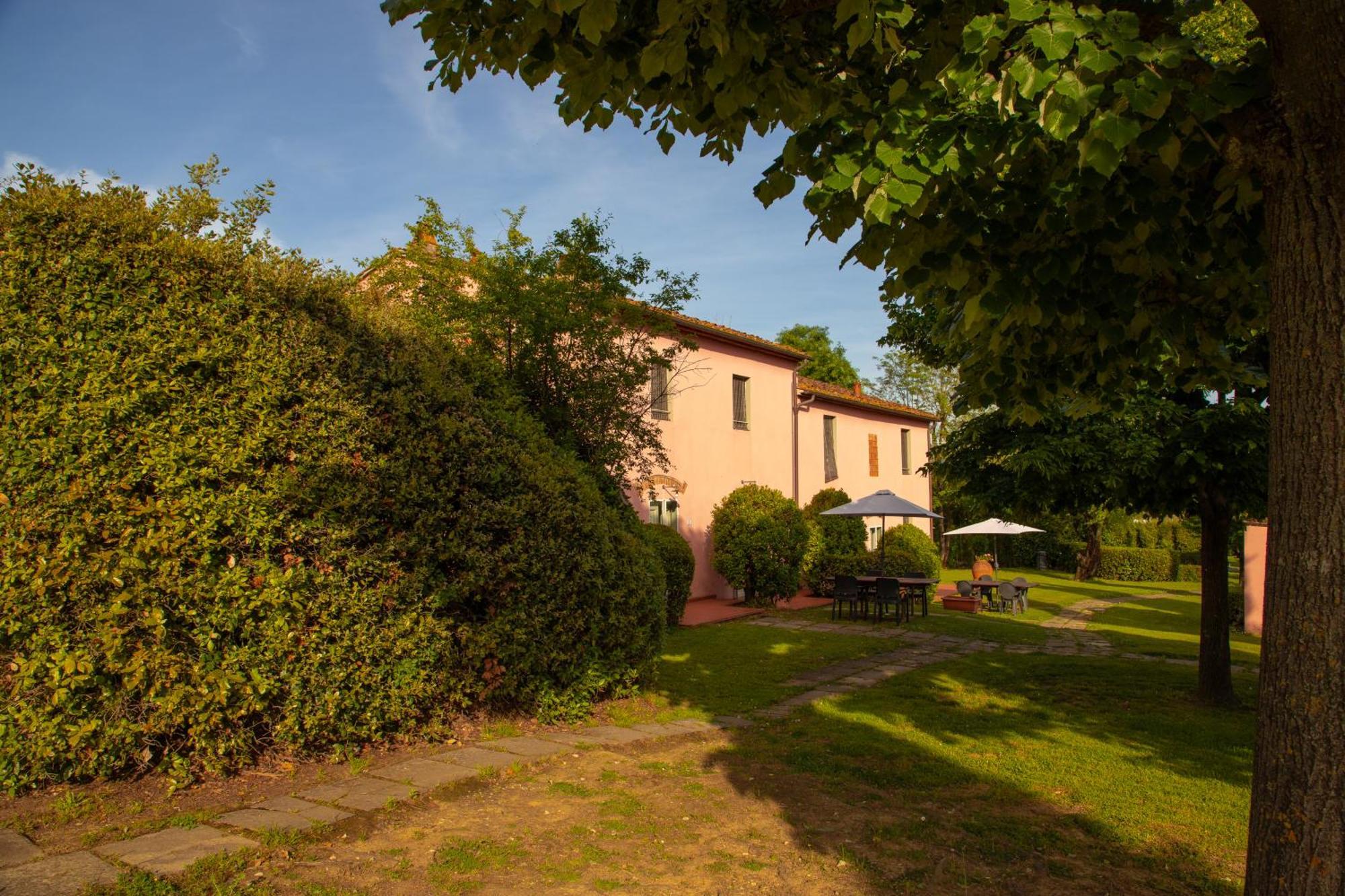 La Pescaia Casa Vacanza Larciano Luaran gambar